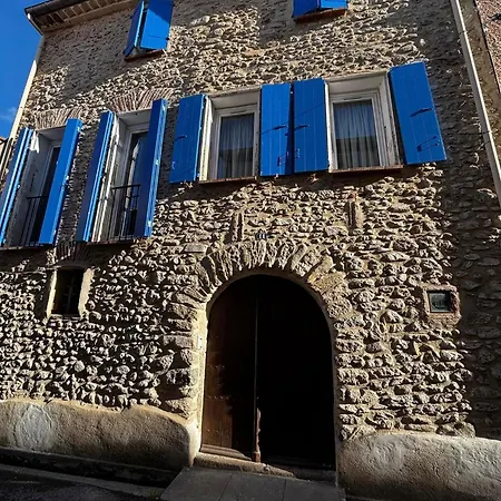 L'appart Sainte Madeleine Au Coeur D'un Village Catalan Authentique Dans Batisse Familiale Du 17eme Siecles Maureillas