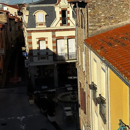 L'appart Sainte Madeleine Au Coeur D'un Village Catalan Authentique Dans Batisse Familiale Du 17eme Siecles * Maureillas
