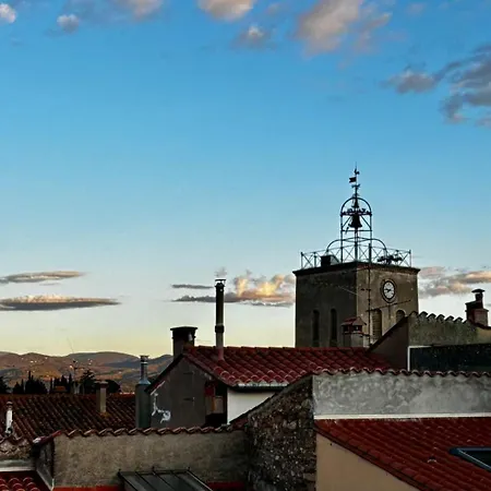L'appart Sainte Madeleine Au Coeur D'un Village Catalan Authentique Dans Batisse Familiale Du 17eme Siecles Maureillas